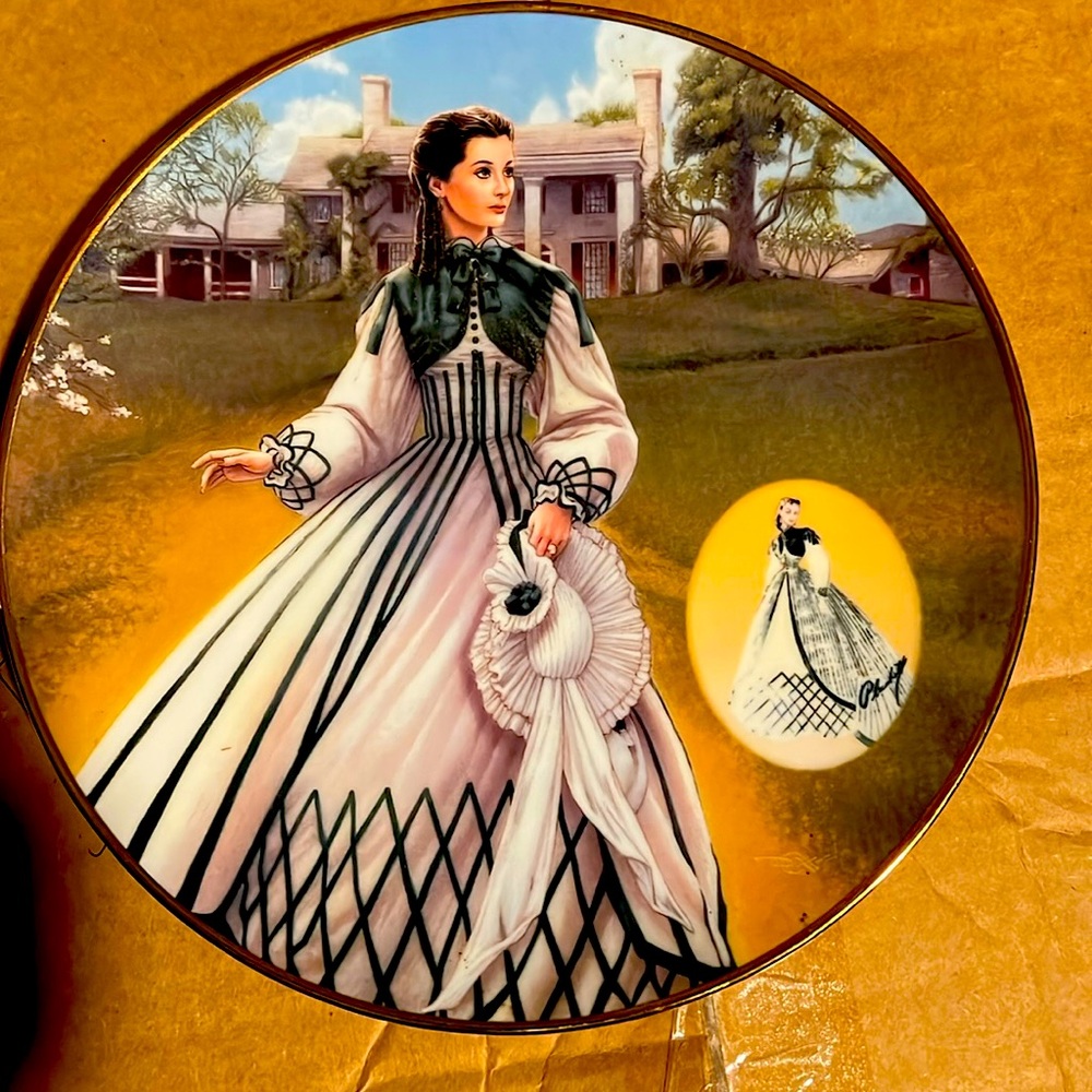 NWT The Ghost Of A Legend PlateDressing Gone With The Wind